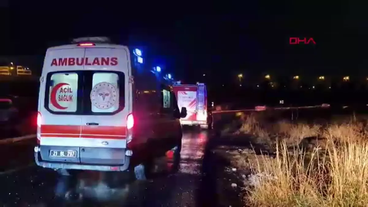 Diyarbakır’da Yolcu Treni Otomobile Çarptı, Sürücü Yaralandı